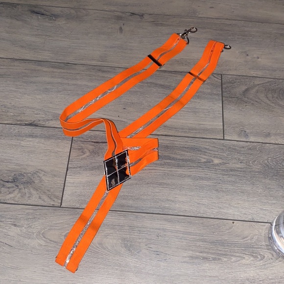 Harley Quinn DC outfit must with shorts and a teeshirt . - Picture 2 of 2